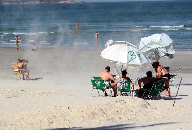 Tempestade pode atingir Baixada Santista com ventos de até 60 km/h