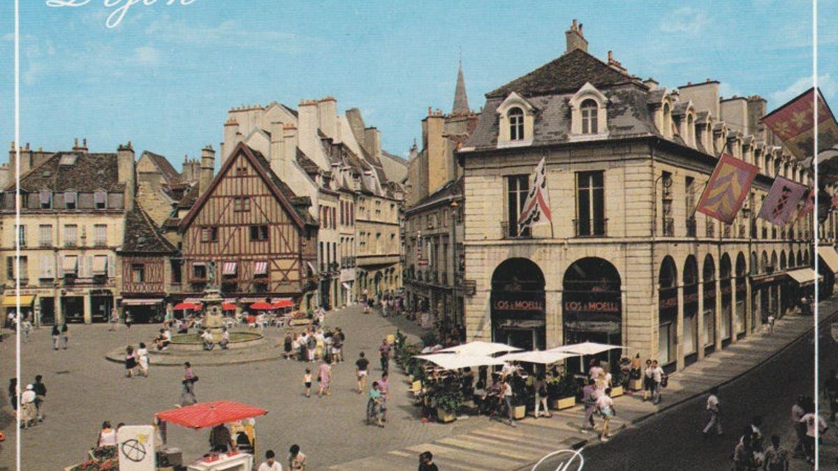 Dijon à travers le temps – La place François Rude