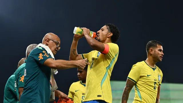 Brasil melhora, sofre e vence Austrália em jogo com duas viradas