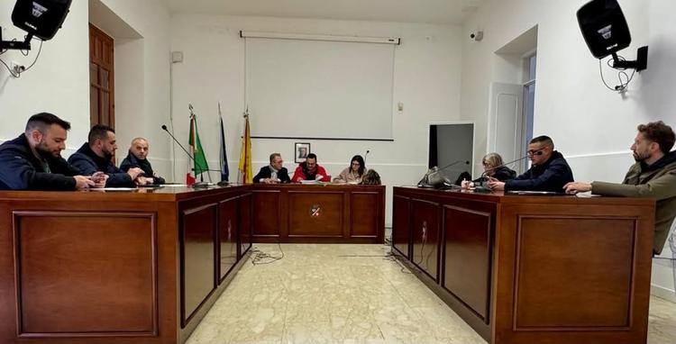 🏡Ieri sera si è svolto l’ultimo Consiglio Comunale prima della pausa estiva.   ➡️Tra le delibere approvate all’unanimit...