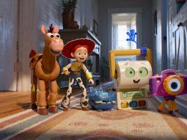 Cinema: Torna “Toy Story” e fa di nuovo centro. Un invito a custodire fantasia e socialità