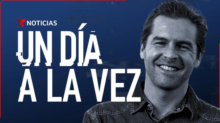 Noticias Telemundo lanza "Un Día A La Vez", nuevo podcast conducido por Julio Vaqueiro