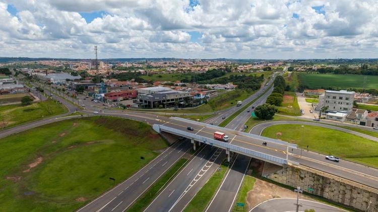 Obras em viaduto da Rodovia Raposo Tavares causam bloqueios em Itapetininga; veja desvios
