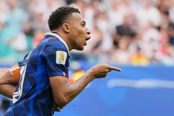 مبابي يصبح الهداف التاريخي لكأس العالم برصيد 22 هدفا