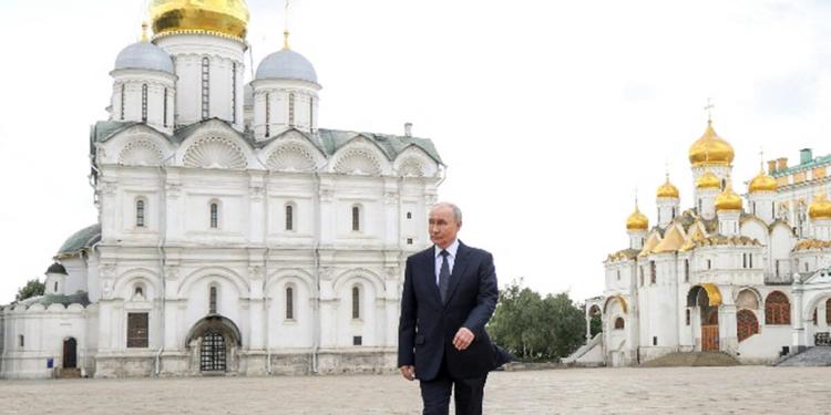Putin minaccia rappresaglie sulla logistica ucraina dopo i raid ai magazzini dell'e-commerce: «Danni all'economia russa, ma nessun vantaggio per Kiev»