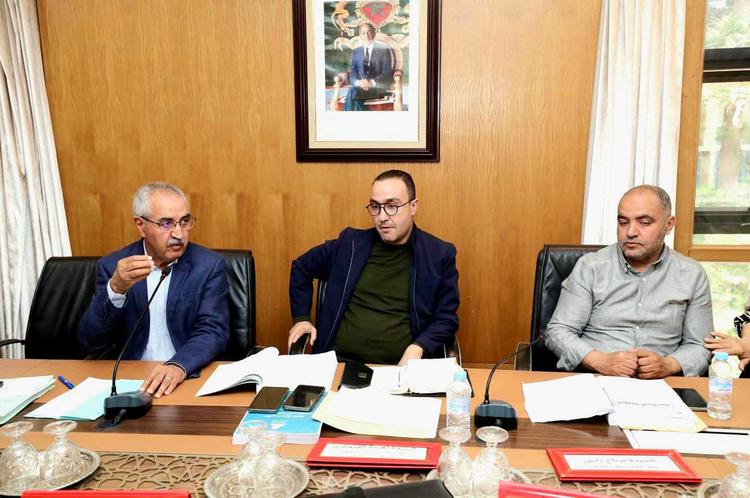 لجنة الشؤون الثقافية والرياضية والشباب بأكادير تواصل التحضير لدورة ماي 2026 بعرض ملفات الشراكة والدعم المحلي