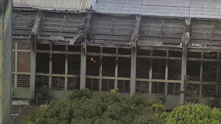 Veja antes e depois de prédio destruído por incêndio na UFPE; FOTOS