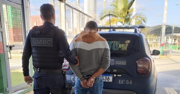 Com débito de quase R$ 70 mil em pensão alimentícia, homem é preso em Balneário Camboriú