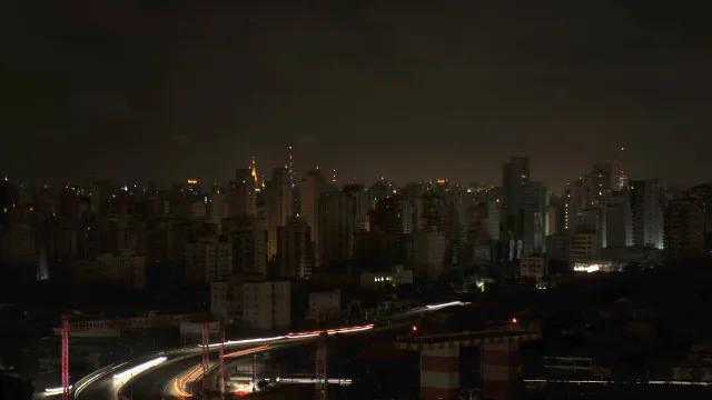 Enel é multada em R$ 11,4 milhões por apagões registrados em SP no final de 2025