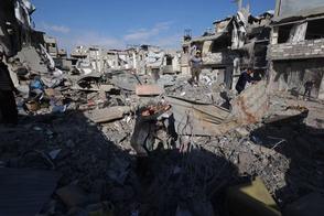 Impasse para cessar-fogo definitivo em Gaza segue, mesmo após desarmamento do Hamas anunciado por Trump