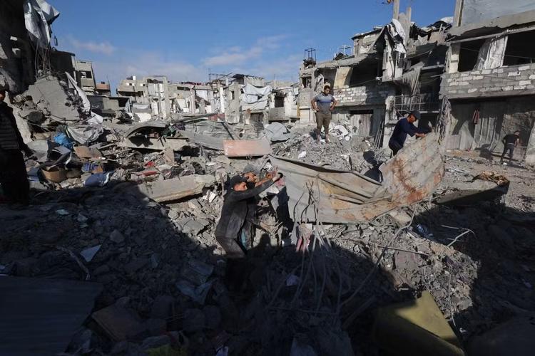Impasse para cessar-fogo definitivo em Gaza segue, mesmo após desarmamento do Hamas anunciado por Trump