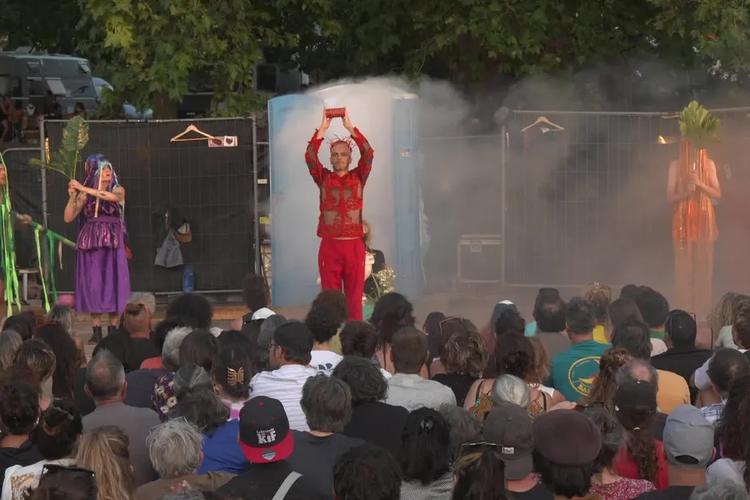 "Le public et les artistes sont toujours là" : les compagnies de théâtre des Hauts-de-France font briller la région au festival Chalon dans la rue