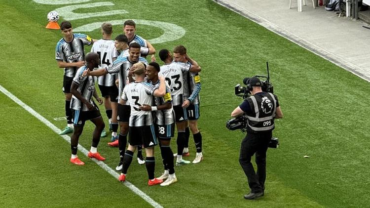 Lewis Hall Joe Willock Goal Celebration Newcastle Players