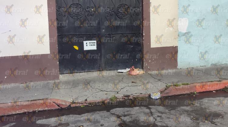 Hallan cabeza de puerco y mensaje amenazante en pleno Centro de Cuautla