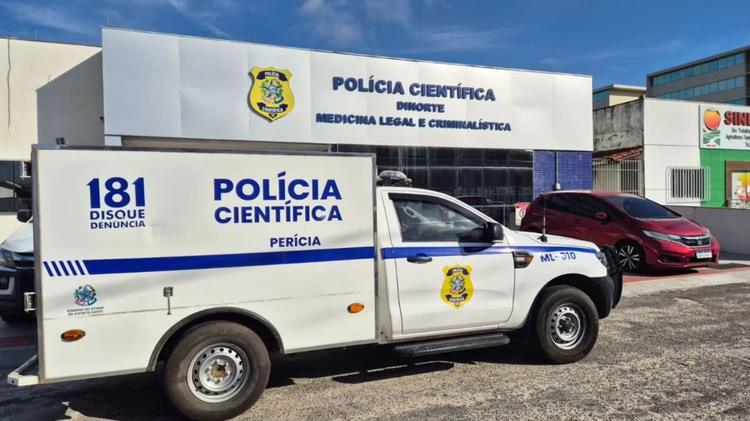 Três homens são baleados, um morre e outro é atingido por bala perdida em Linhares