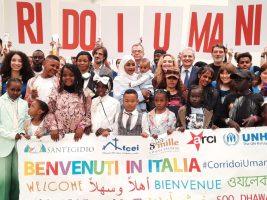 Corridoi umanitari: arrivati oggi a Fiumicino 130 rifugiati dalla Libia. In 10 anni oltre 7.600 in Italia