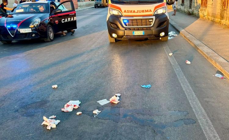 Taranto, donna di 80 anni investita da scooter: è in codice rosso