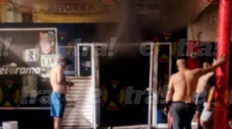 Se incendia 'Modelorama' en Tequesquitengo: Cortocircuito desata el fuego en la madrugada