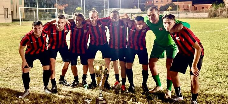 ALCUNI SCATTI DELLA FINALE E DELLE PREMIAZIONI DEL “TORNEO DELLE CONTRADE” Dopo ben 7 anni di pausa, il “Torneo delle Co...