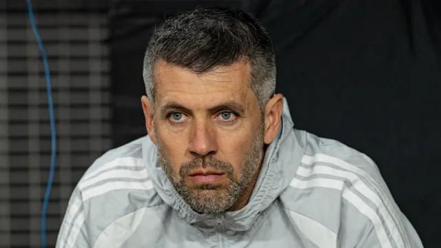 Internacional anuncia a demissão de Paulo Pezzolano, 18º técnico a cair no Brasileirão