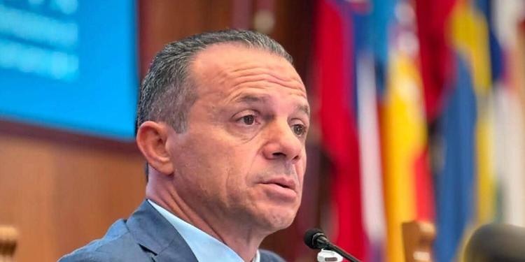 Cateno De Luca: "Alle politiche si vota il 9-10 maggio. Il mio obiettivo è fare il presidente della Sicilia"