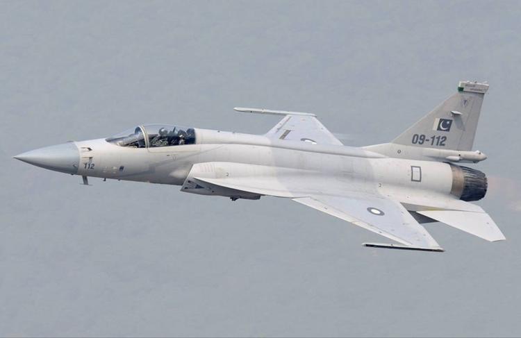 Aerei da combattimento e migliaia di soldati: il Pakistan schiera le truppe in Arabia Saudita