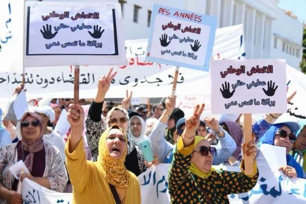 حركة نسائية تطالب بتشريع لمناهضة العنف السياسي ضد النساء