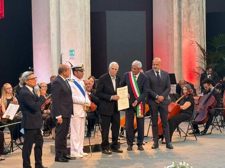 Il Sindaco, il Presidente del Consiglio, la Giunta e il Consiglio Comunale intendono porgere le più sincere congratulazi...