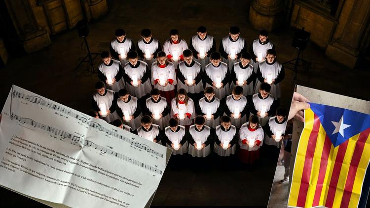 Intento de boicot independentista: expulsados 600 cantantes por querer imponer «Els Segadors» y esteladas en la Sagrada Familia