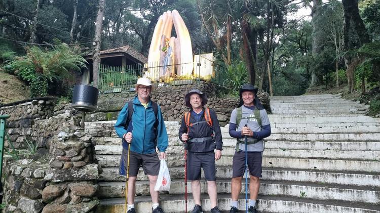 Farroupilhenses iniciam caminhada de Canela a Farroupilha pelos Caminhos de Caravaggio