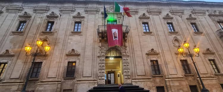 MILITELLO SI ILLUMINA DI VERDE PER LA GIORNATA NAZIONALE SLA  Anche quest'anno il Comune di Militello in Val di Catania...