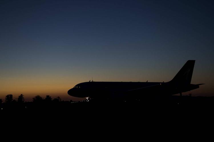 "C'è un problema". E il Boeing diretto in Pakistan sparisce dai radar