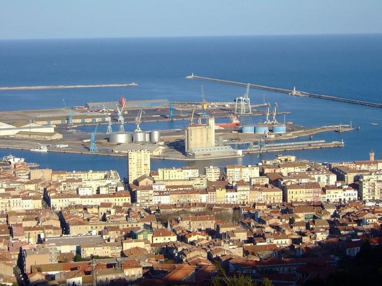 Le port de commerce de Sète 