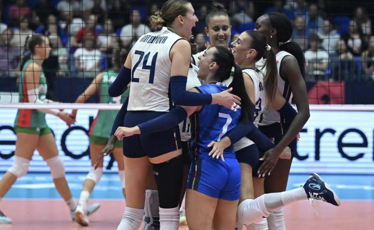 Europei, l'Italvolley di Velasco lascia solo le briciole alla Bulgaria (25-18, 25-13, 25-13) e approda ai quarti