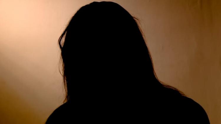 Como agressões do ex fizeram mulher deixar de trabalhar e depender da ajuda de familiares