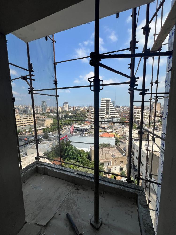 For Sale: Apartment in Dekweneh