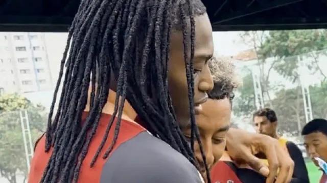 Em 'guerra' com o AC Milan, Rafael Leão treina com o Corinthians