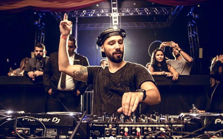 DJ Bruno Be, Dado Villa Lobos, Rock Beats e 'Tom Jobim Musical' são atrações do fim de semana com feriado prolongado no DF