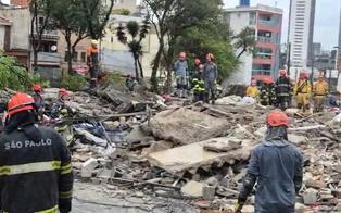 Sobe para cinco número de mortos em desabamento de prédio na Penha (SP)