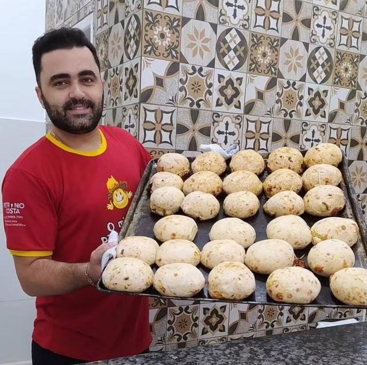 Do forno de barro ao recheio de ovo frito: pão de queijo ganha sabores e histórias no Centro-Oeste de MG