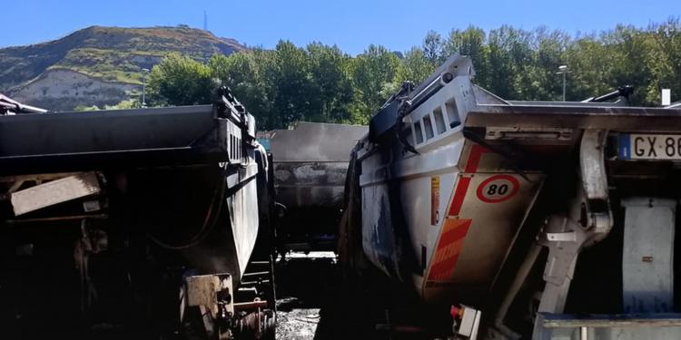 Ecologia oggi, a Cosenza s’indaga tra le macerie: caccia all’uomo nei video della zona