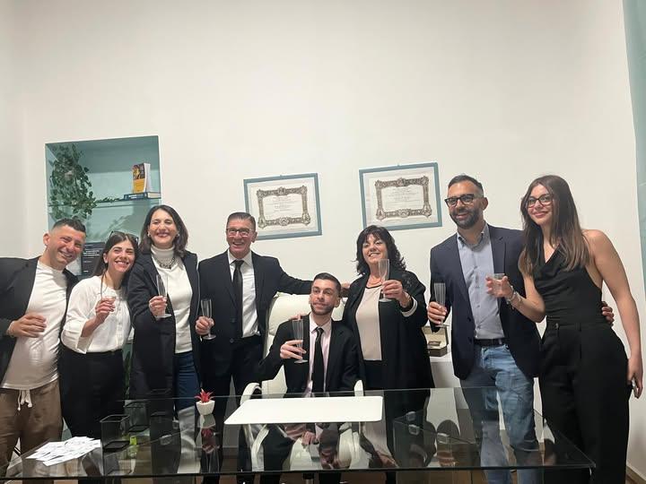 #inaugurazione  UN SOGNO CHE SI REALIZZA: FRANCESCO CALAFIORE HA INAUGURATO IL SUO STUDIO Questa sera abbiamo inaugurato...