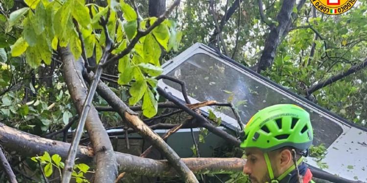 I magistrati: "La funivia del Monte Faito precipitata per un errore umano"