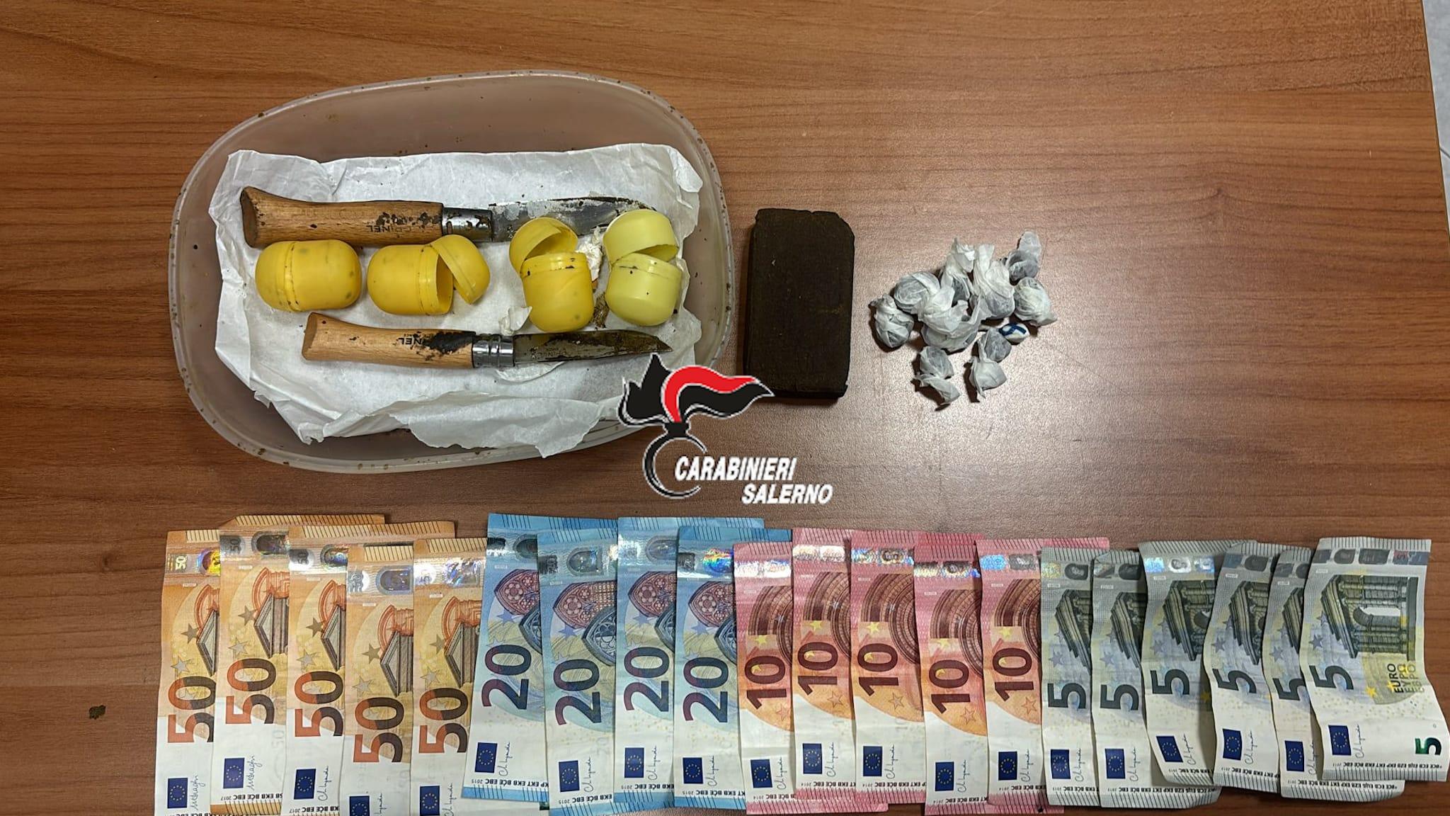 Salerno, tenta la fuga alla vista dei Carabinieri: arrestato con hashish e cocaina pronti per lo spaccio