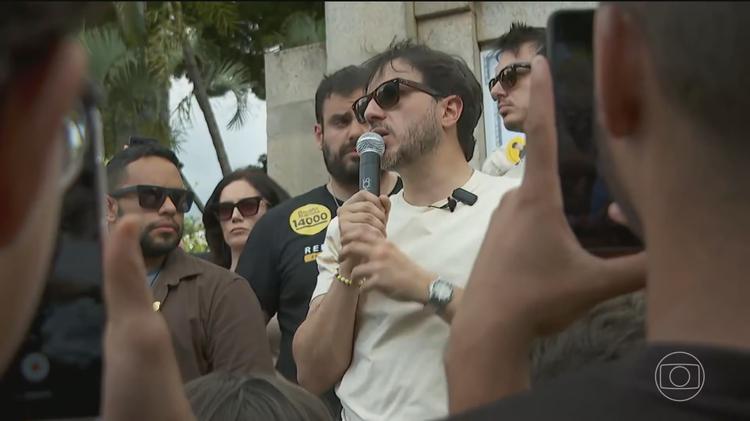 Renan Santos, candidato do Missão à Presidência, cumpre agenda no interior de São Paulo
