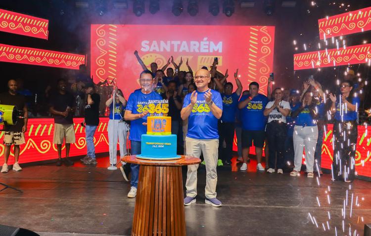 Atrações regionais e shows de Rebeca Lindsay e do Grupo Pixote agitam multidão para celebrar 365 anos de Santarém