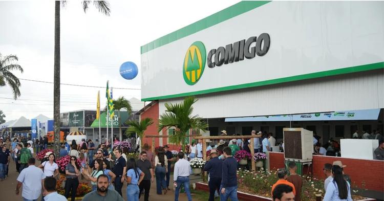 Cooperativas de crédito ganham espaço na Tecnoshow COMIGO 2026 em cenário de recessão no campo