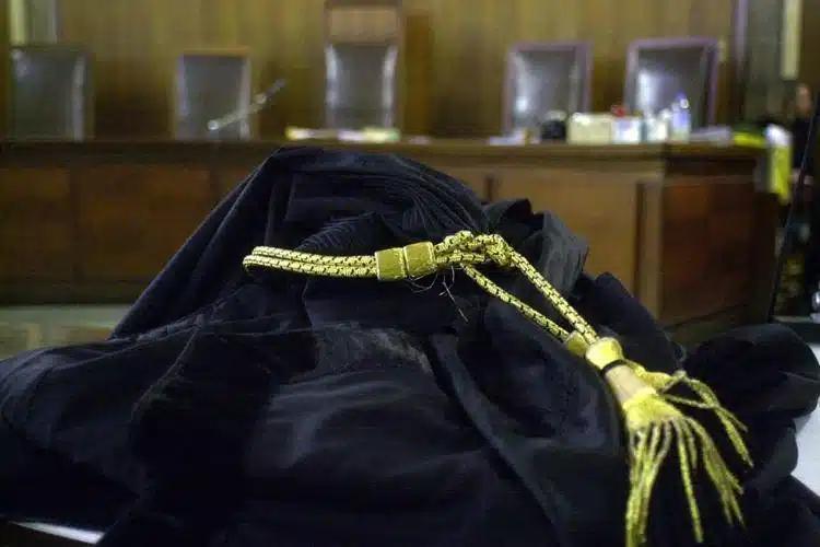 Udine, aggredisce l’ex compagna in tribunale dopo la condanna: militare arrestato per tentato omicidio