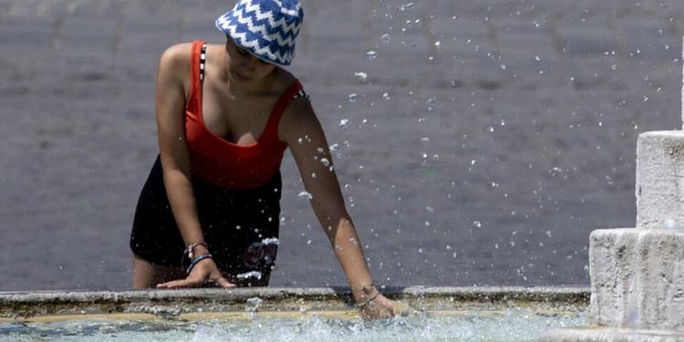 Meteo, il caldo allenta la morsa: domenica 16 agosto solo una città con bollino rosso