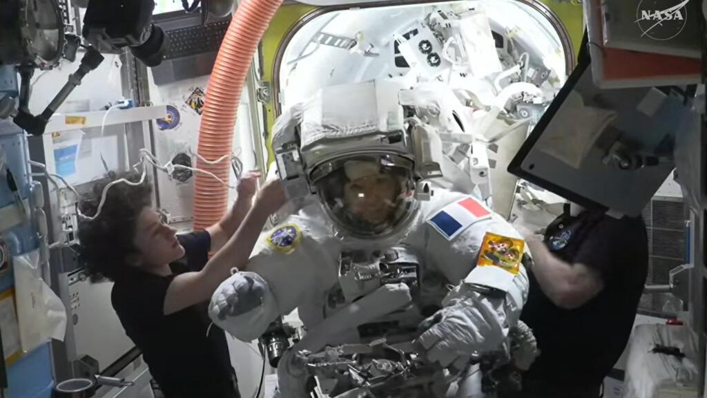 Une Française dans l'espace, incendies en Europe et guerre en Ukraine : la semaine en images